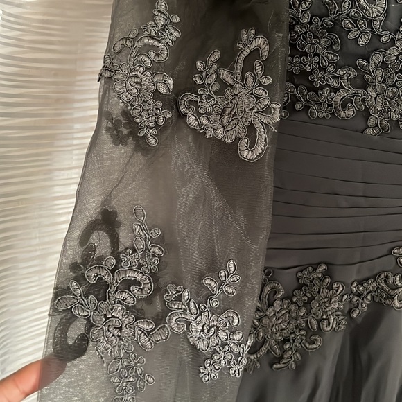 Formal Evening Gown - Picture 3 of 5